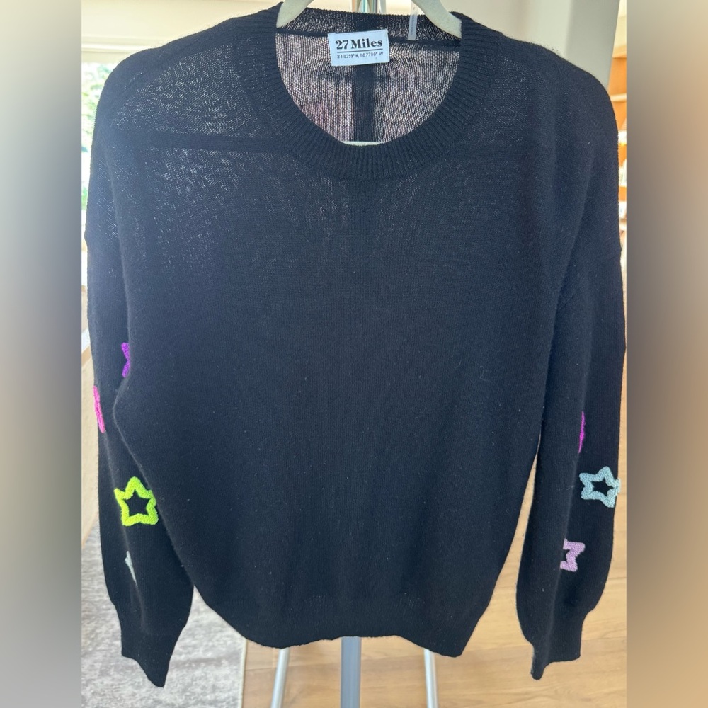 27 Miles Malibu Black Sweater with Vibrant Star Details - Picture 5 of 12